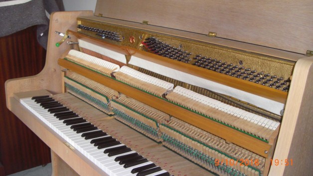 Piano droit MAG (GAVEAU) en chêne bicolore mat